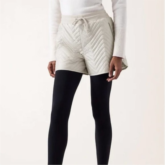 NWT! Athleta Solstice Short - Multiple Sizes💫 - Picture 1 of 4